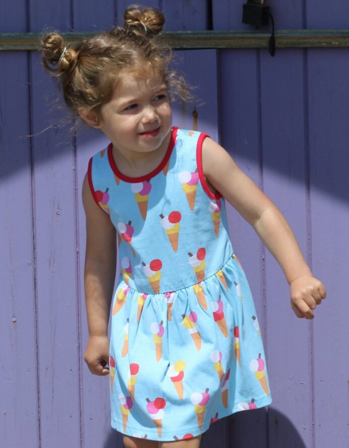 Robe sans manches en coton bio motifs « glaces » – Image 4